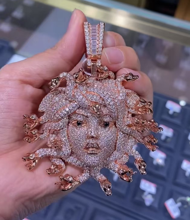 The new Dulisa 925 silver Moissanite pendant hip hop accessories can be worn 10mm necklace