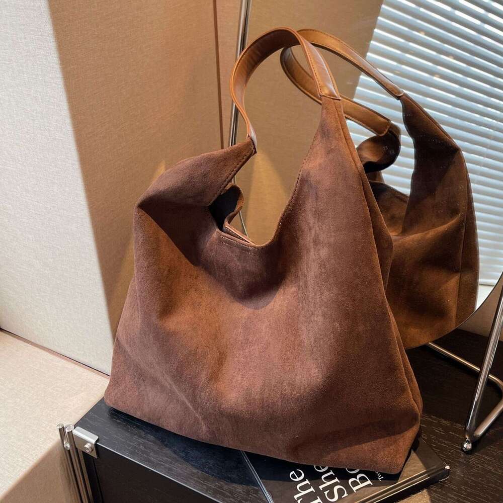 e4 Soft suede bread for women 2025 new autumn and winter popular large capacity shoulder bucket bag