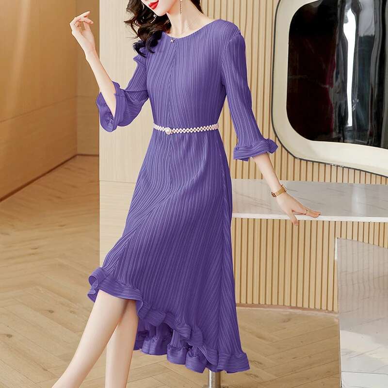 Folded Irregular French 2024 Spring/Summer New Fat mm Elegant and Advanced Feeg Age Reducing Cake Dress