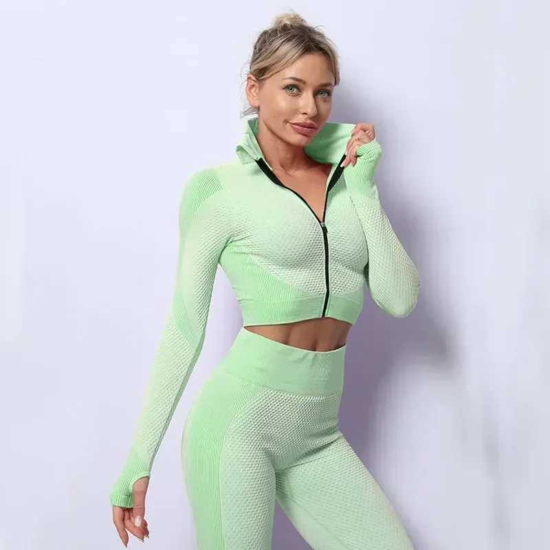 2/3 seamless yoga set sports and fitness vest waist hip lifting Trouser set sportswear sportswear W250326