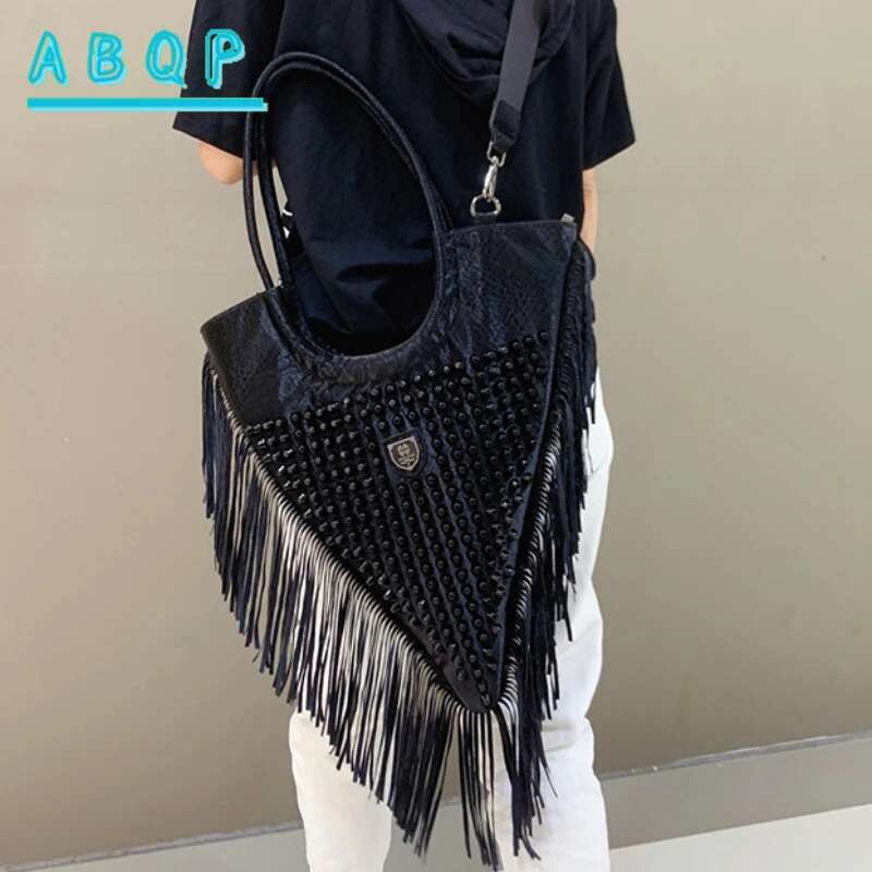 New Handbags Personalized Rivet Shoulder Messenger Brand Fashion Trend Women's Bag High Quality