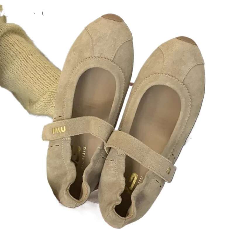 2025 Summer New Ballet Sandals Women's Casual Designer Fashion Sports Shoes Suede Dress Summer Comfortable Beach Shoes
