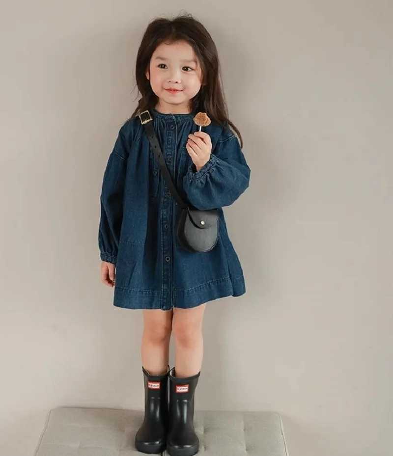 Summer Spring Baby and Girls Cotton Loose Single Chest Denim Dress School Childrens Sweet Leather Childrens Clothing Top 2-8Yr W250326