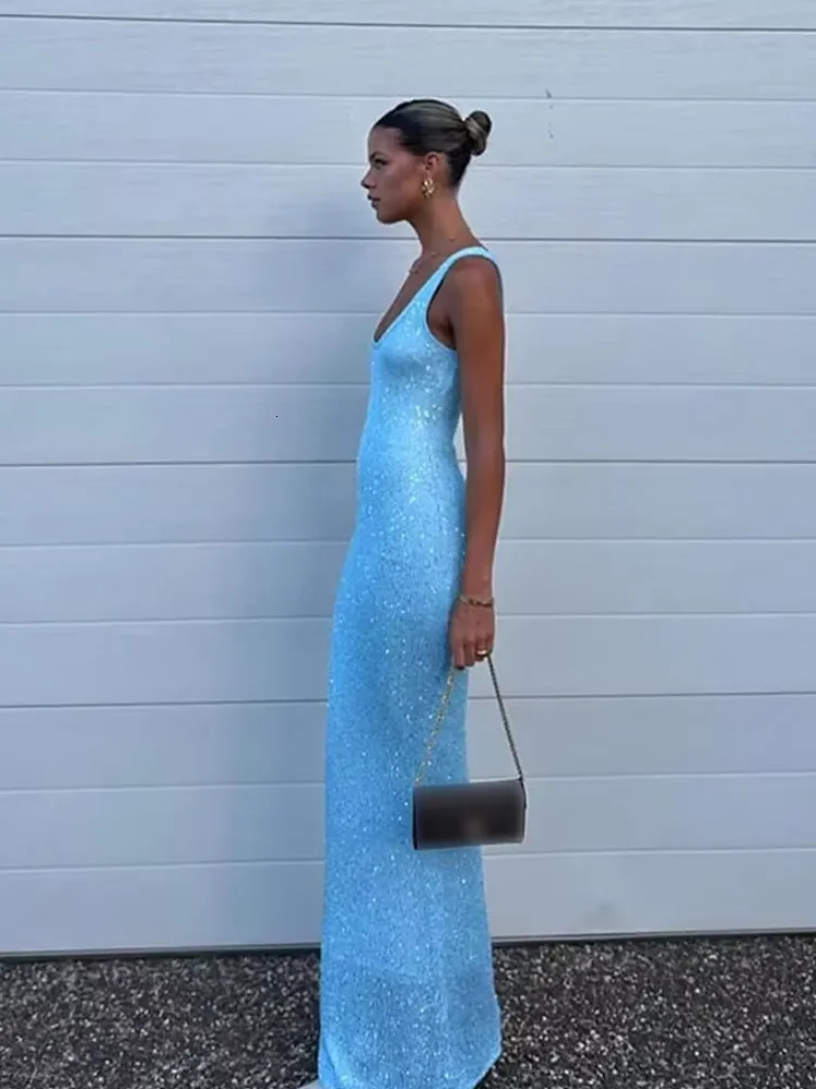 Sexy deep U-neck shoulder strap sleeveless high waisted Maxi dress for womens fashionable shiny knitted long dress womens evening dress 250322