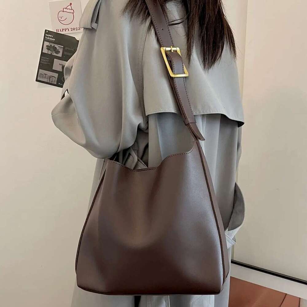 e0 Handbag New Fashion Versatile Bucket Large Capacity Simple Casual Two Piece Set Soft Collapse One Shoulder Crossbody Bag