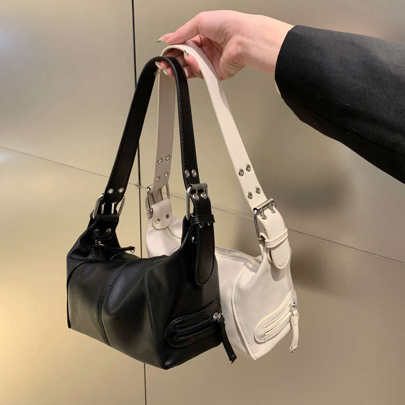 Cool pull girl niche design leather zipper single shoulder carrying underarm 2024 new bag