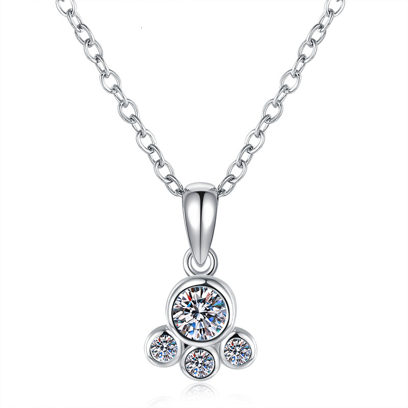 S925 pure silver necklace with cute and sweet bear paw moissanite pendant full body moissanite fashion jewelry