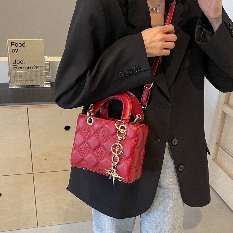 Free shipping simple fashion diamond check small fragrance handbag crossbody bag