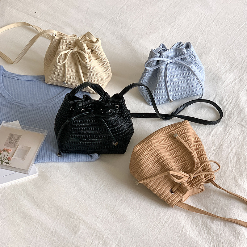 Simple Casual Korean Fu Bag Bag Small Fresh Braided Shoulder Bag 2025 New Fashion All-match Drawstring Bucket Bag Designer Bag