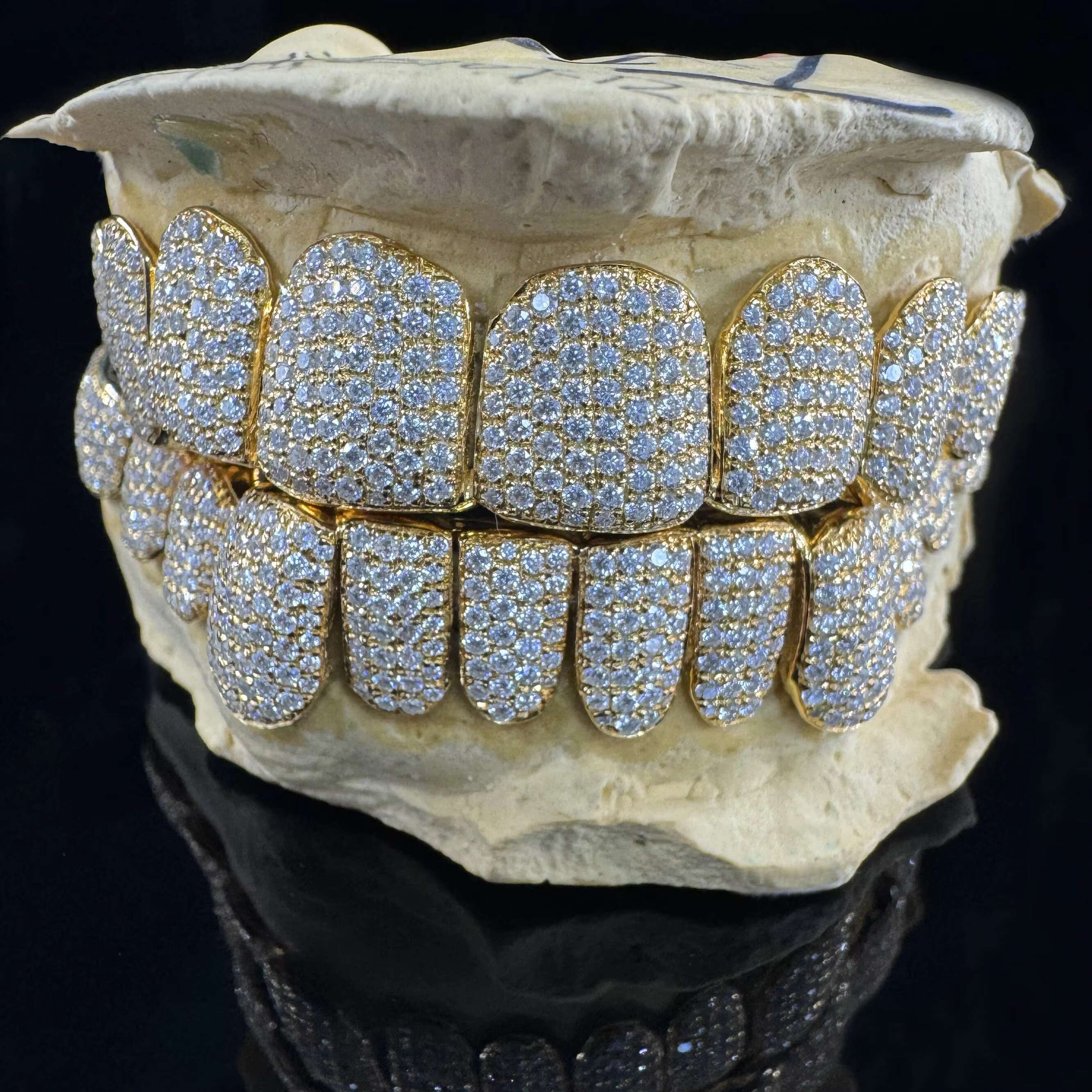 Custom Hiphop Iced Out Rose Gold Grillz for Teeth 925 Sterling Silver Bling Moissanite Grillz