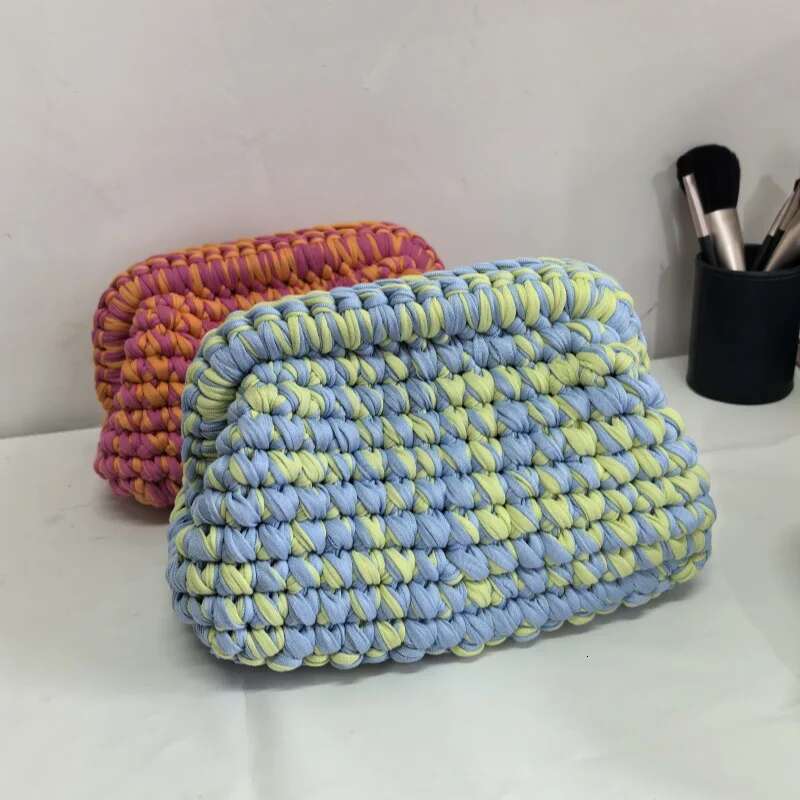 PURSES Women' 2024 New Pure Hand Crochet Crossbody Spot Finished Small Chain Square Bag Designer Handbag