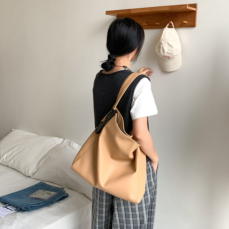 2025 Spring New Simple Soft Pitot Bag Large Capacity Commuter Bag College Students Class Fashion Shoulder Bag Female