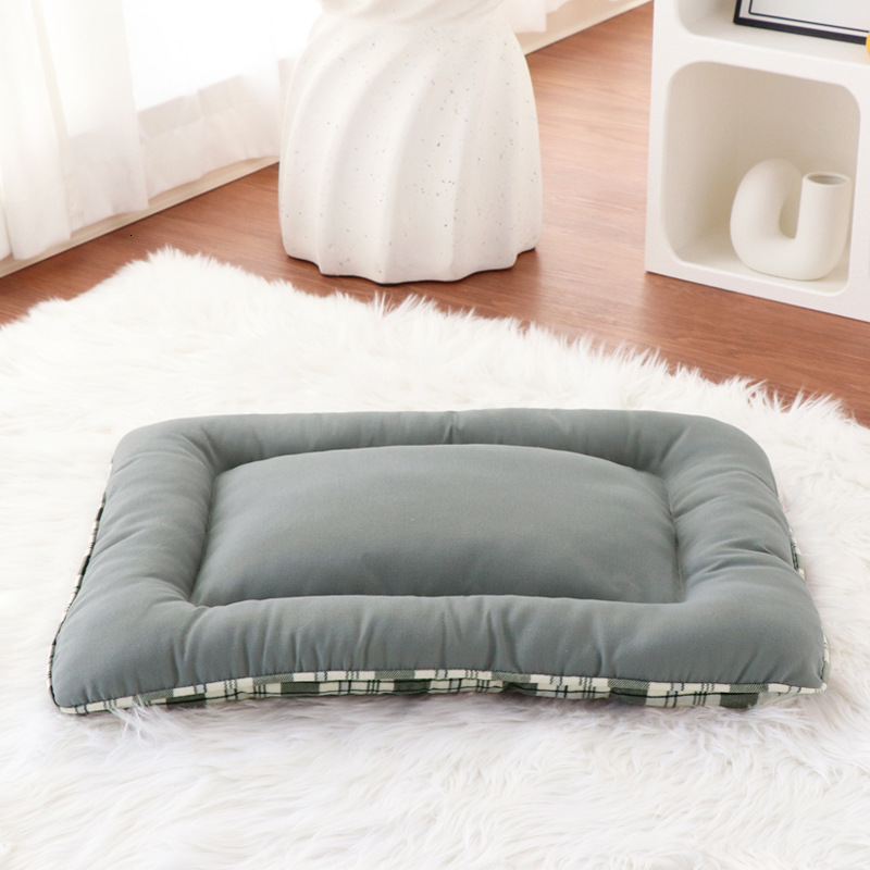 Pet Dog Mat Square Cat Dog Nest Dog Bed Crystal Velvet Bite resistant Air Cushion Thick Warm Dog Nest Supplies