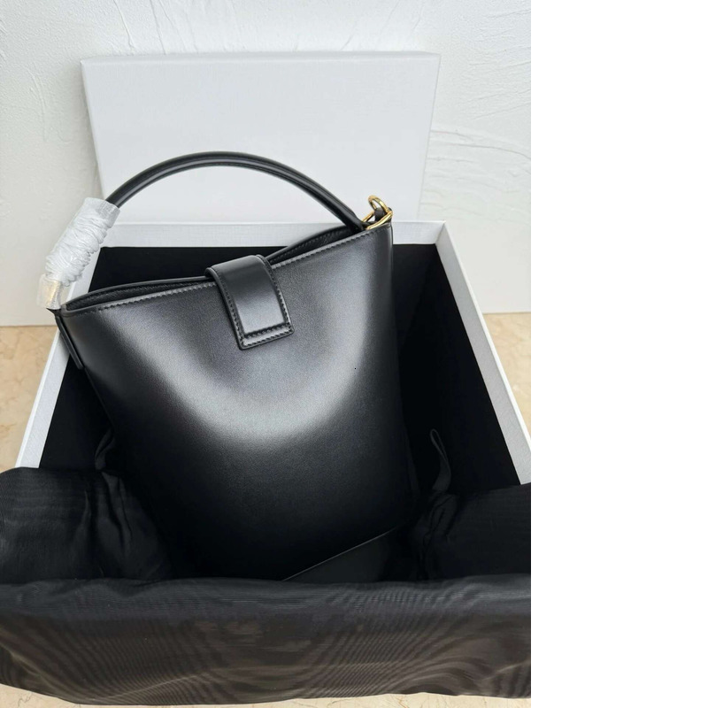 New Bucket Handbag Cowhide Single Shoulder Diagonal Cross Fashionable Versatile Classic Women's Bag