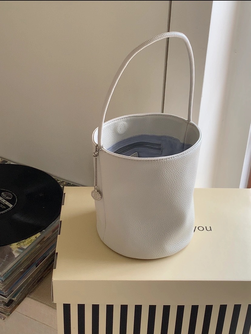 2025S Fashion Designer New Korean Niche Ins Litchi Pattern Soft Leather Simple Bucket Fashionable And Versatile Single Shoulder Underarm Bag For Women