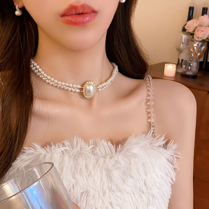 Elegant Pearl Necklace for Women - High-End Luxury Accessory