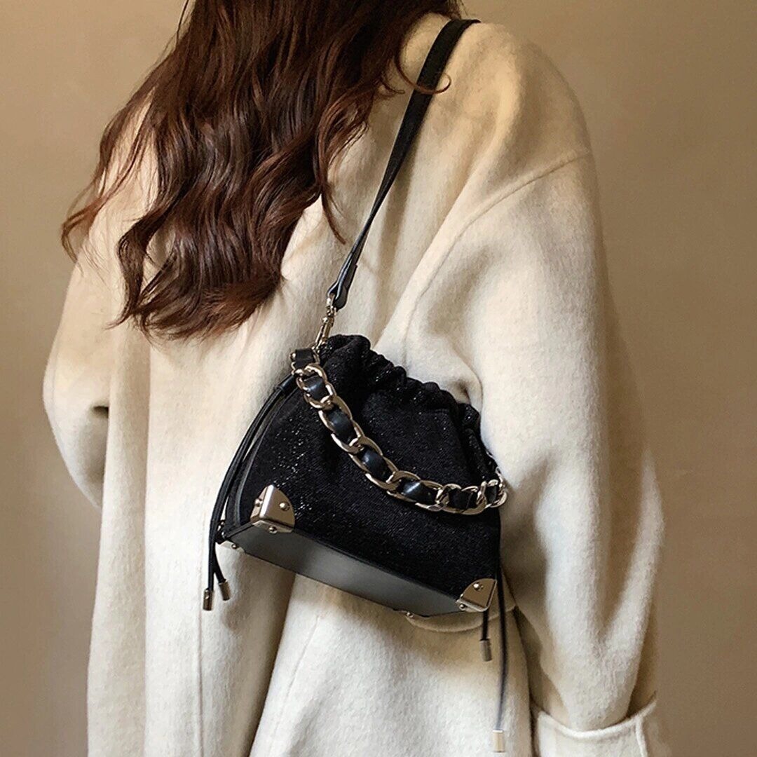 2025S Fashion Designer New Early Spring Chain High Beauty Sparkling Galaxy Bucket Women S Super Hot Commuter Shoulder Crossbody Bag