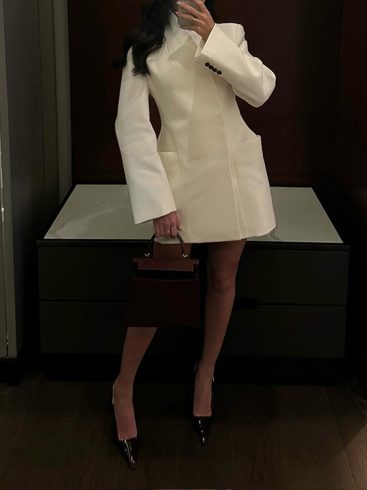 Solid color lapel micro flared sleeve small suit 2024 cross elegant and fashionable commuting jacket