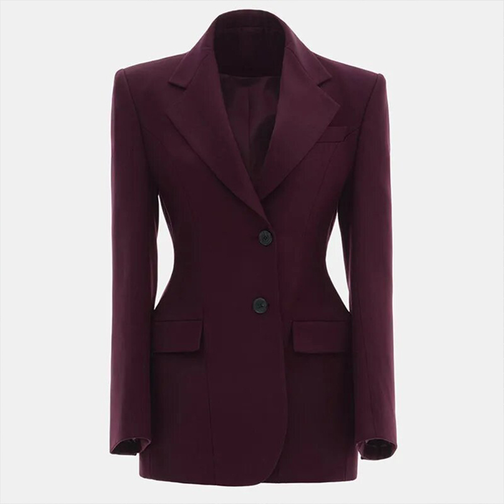 Slim fit in spring 2025, featuring V-neck waist cinching design that accentuates slimming effect. The exudes a sense of luxury and sophistication, whi