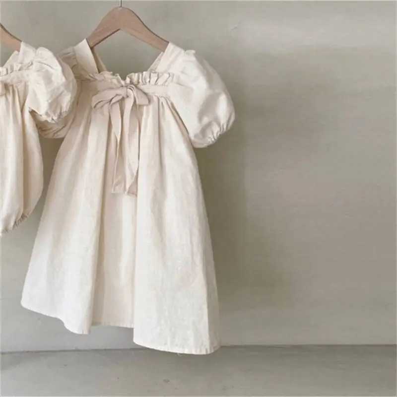 2015 New Korean Summer Dress New Western Bubble Sleeve Sweet Flower Square Collar Suit W250326