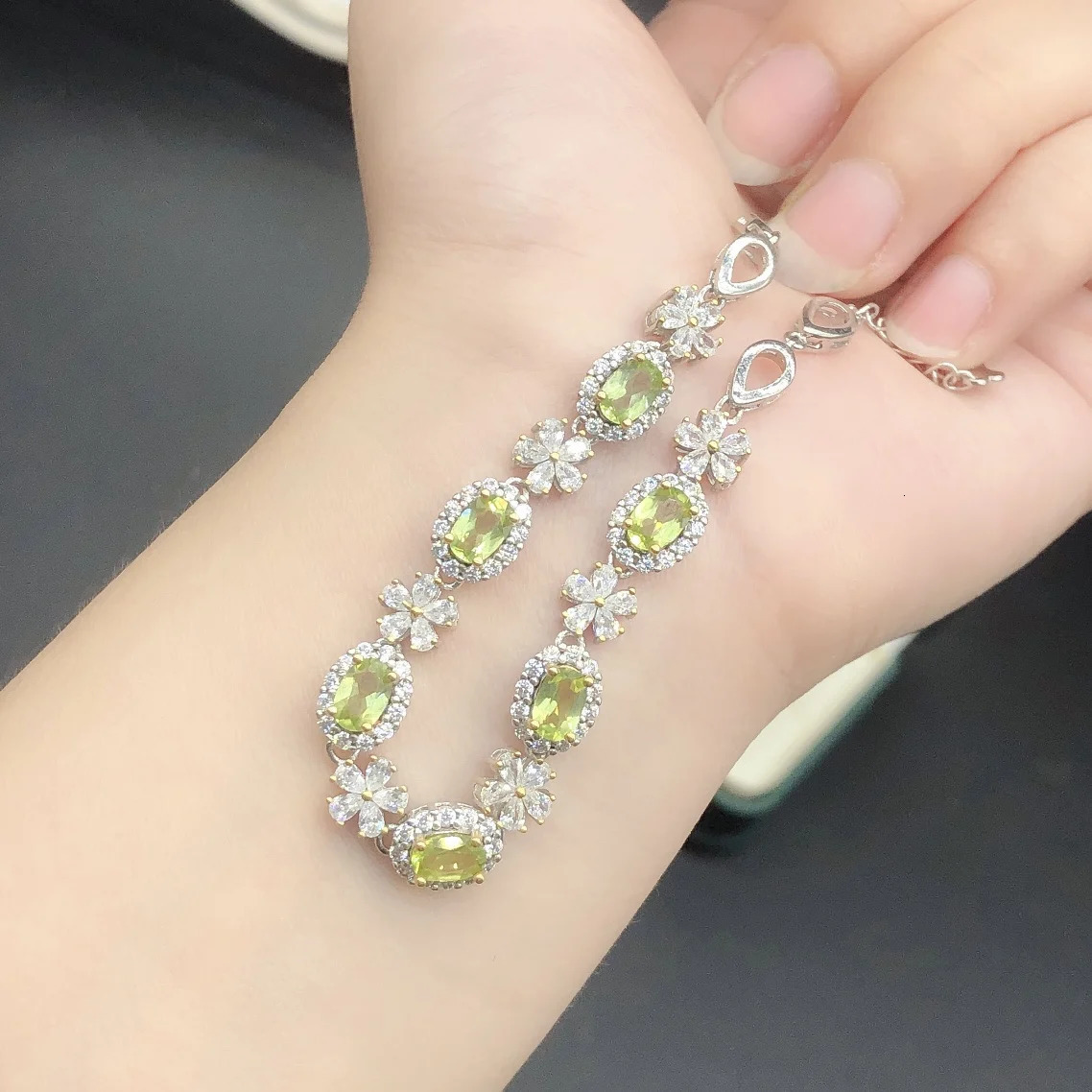 Womens all natural Peridot womens jewelry 925 sterling silver bracelet gemstone Christmas gift for women free delivery 250326