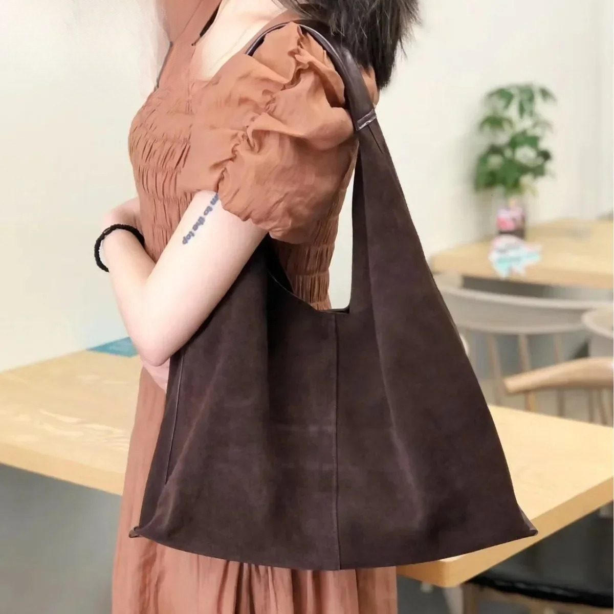 Classic Large Capacity Winter Nubuck Travel Armpit Tote Grey Suede Cow Leather Women Handbag Big