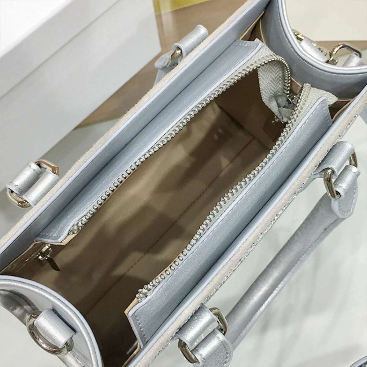 Small Niche High-End Banquet Bag Water Women's New Large Capacity Dia Studded Single Shoulder Handbag