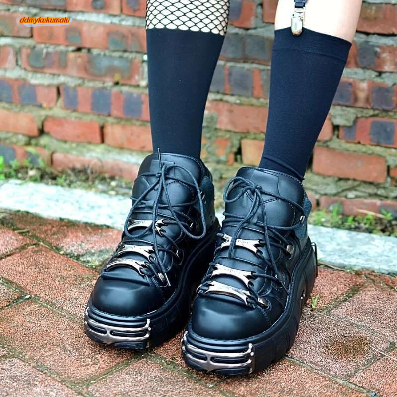 Thick Bottom Platform Women Sneakers Rock Metal Decoration Large Size Casual Trainers Punk Style Gothic Sport Shoes Female Daily ddmykukumalu