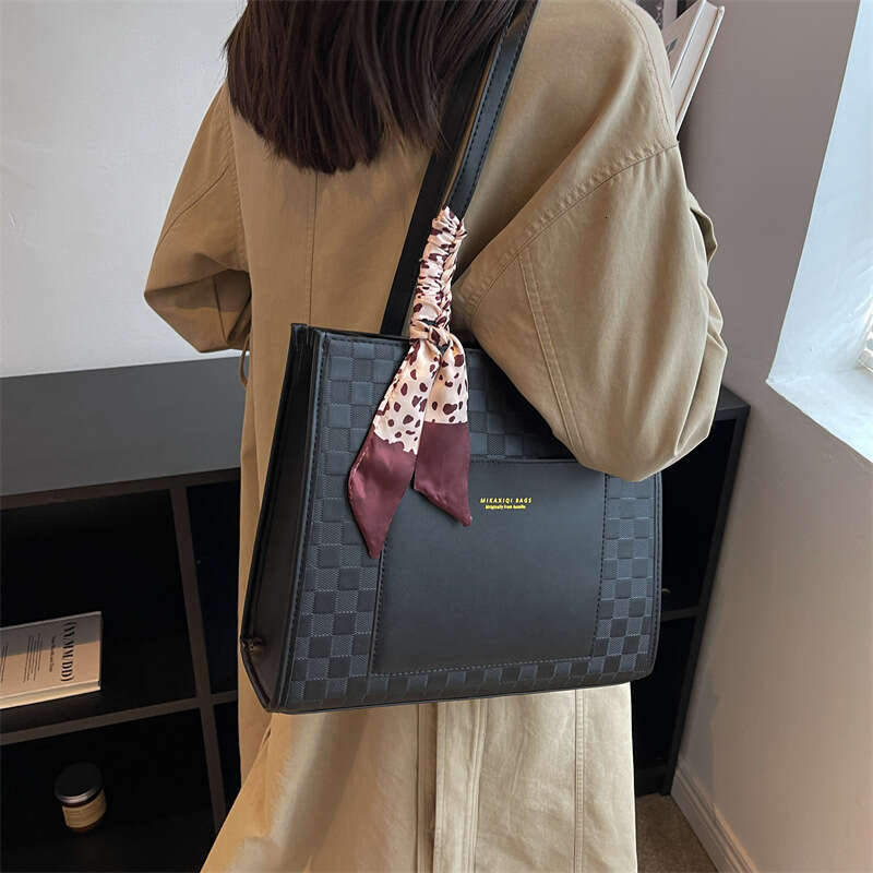 Big 2025 New Internet Celebrity Tote Women's Large Capacity Work Commuter Texture Shoulder Bag