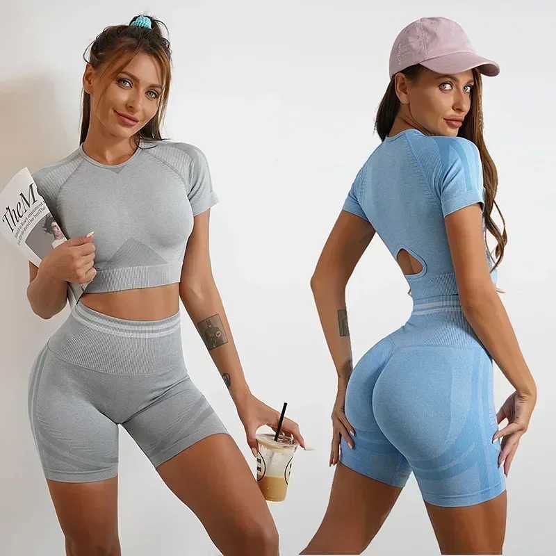 Seamless yoga set for exercise and fitness peach hip lifting short sleeved beauty back short sleeved fitness set W250326