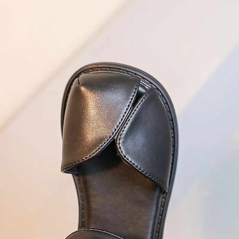 Girls Summer Sandals Toe-covered Anti-kick Children Flat Sandals Princess Retro Classic Ins Fashion Soft Chic 250326