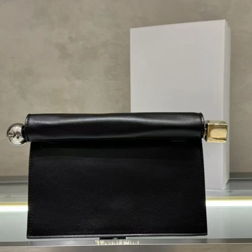 Sophisticated 28cm Sheep Leather Evening Pochette - Versatile Round Clutch with Silver Chain for Social Gatherings
