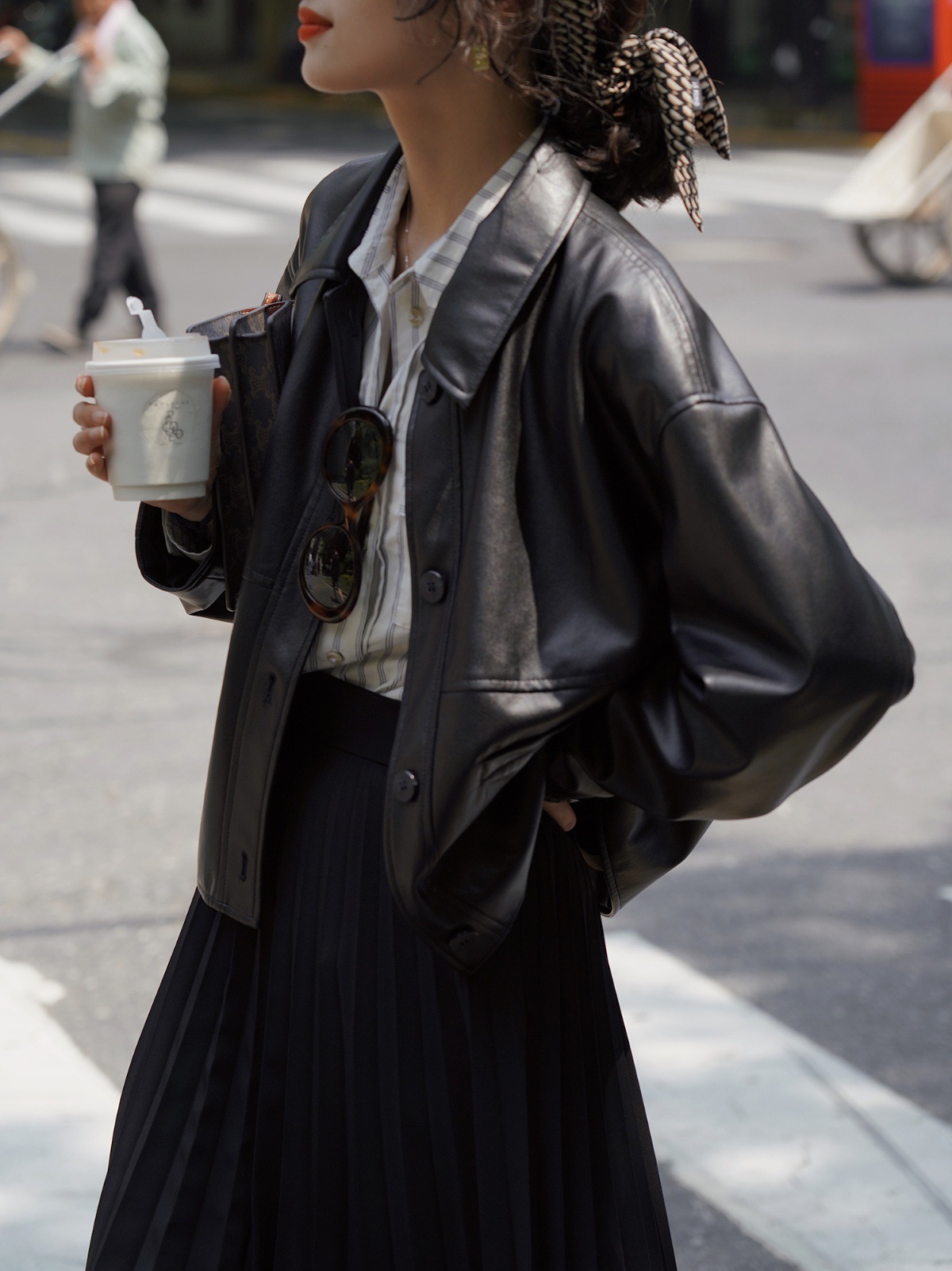 Spring New Black Women, Loose Short, Small, Leather Jacket for Women in the 'White Painting Workshop'