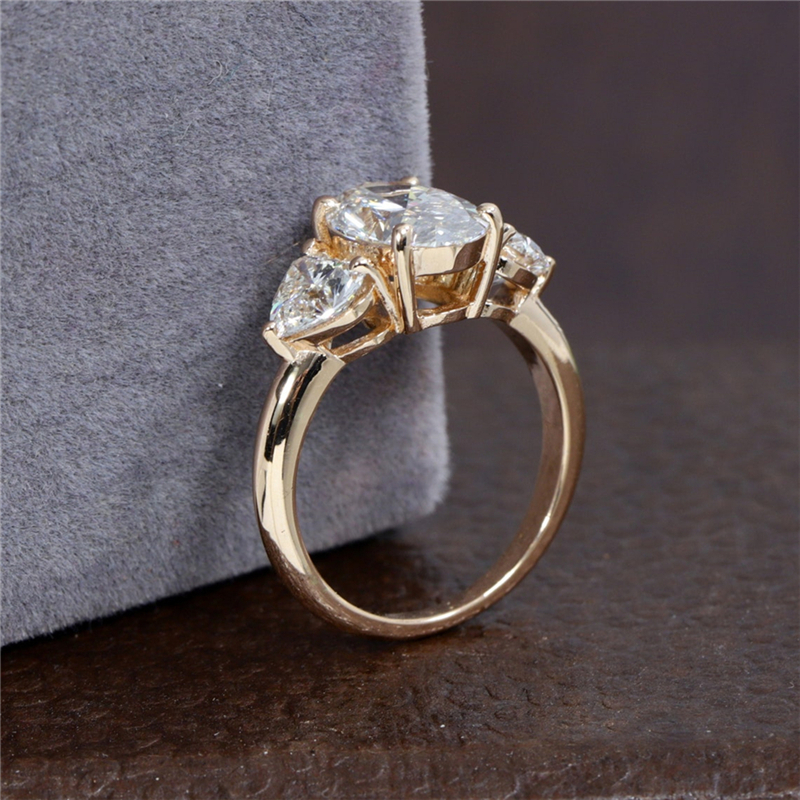 Jewelry Classic Three Ston 2.5Carat Oval-Heart Shape IGI Certified Lab Grown Diamond Womens Antique Jewelry 18K Yellow Real Gold Engagement Ring For H