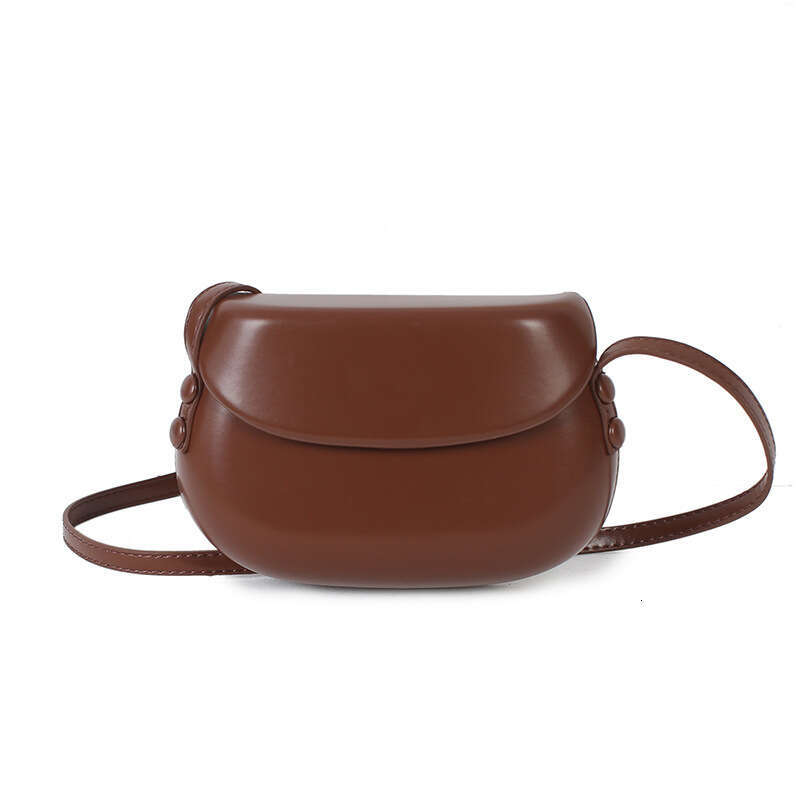 7e Hot selling for women, versatile 2024 autumn and winter new item, large pressed shell saddle bag, student party single shoulder crossbody small bag