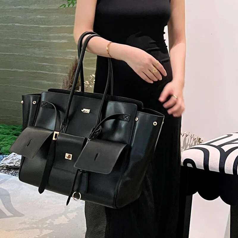 Lock Tote Wing Roomy Cluth Black Treny Genuine Leather Shopping Handbag Large Capacity Commuter Shoulder Bag For Female