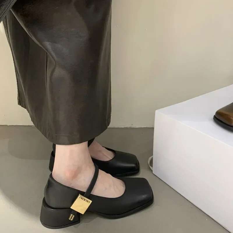 2025 Summer New Women's Shallow Button Women's Elegant Square High Heels Single Street Style Designer Fashion High Heels