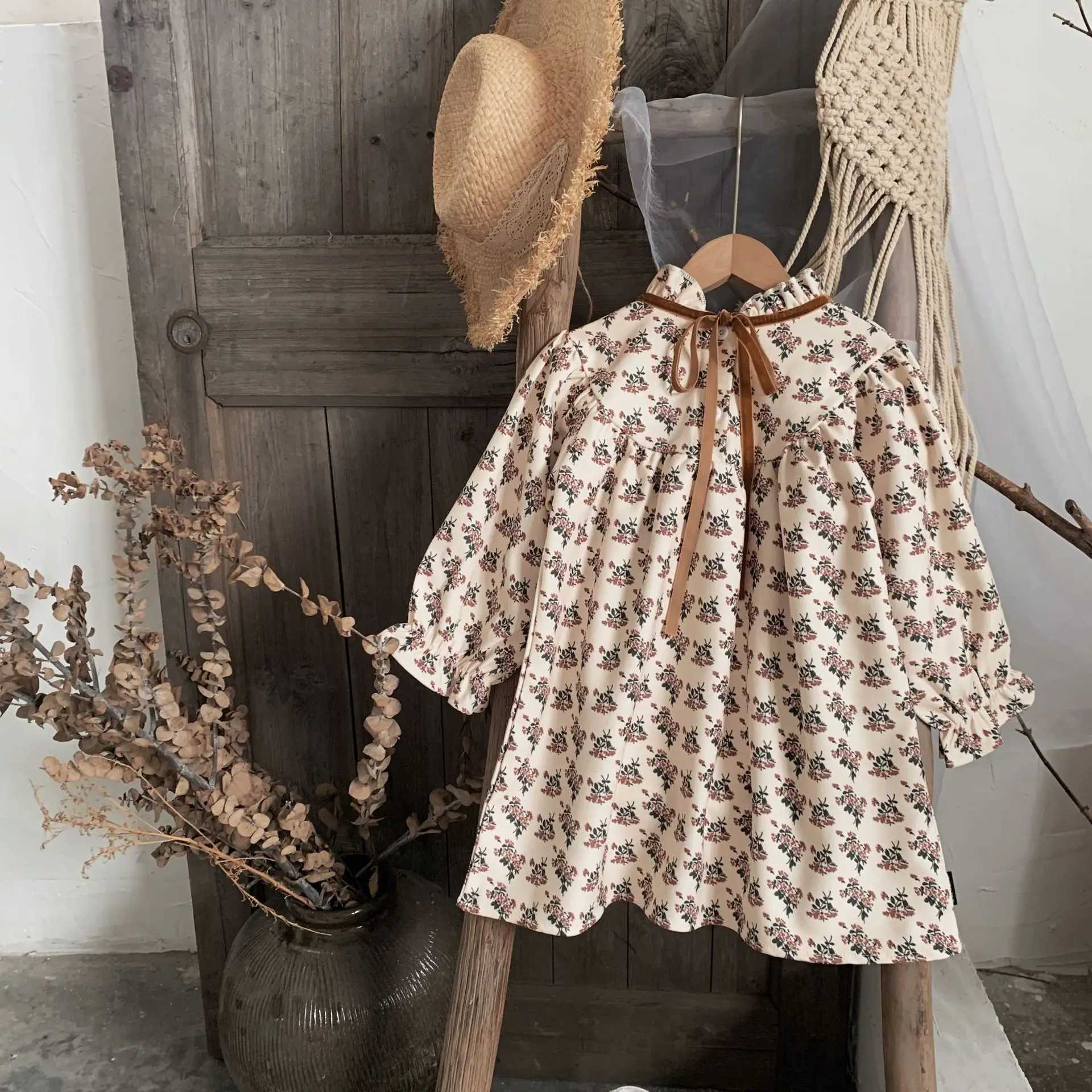 Autumn baby girl dress Japanese and Korean childrens floral clothing temperature long sleeved retro princess dress childrens casual dress W250326