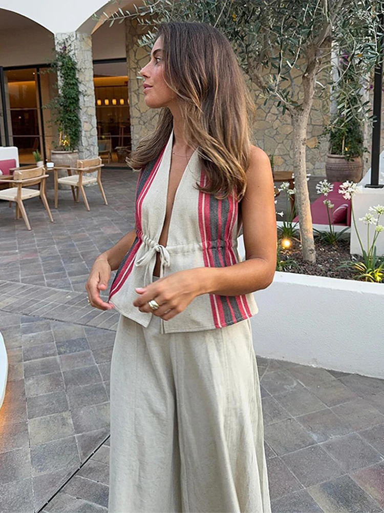 Solid womens vest bodysuit V-neck sleeveless lace vest top A-line skiing fashionable summer womens two-piece streetwear set 250321