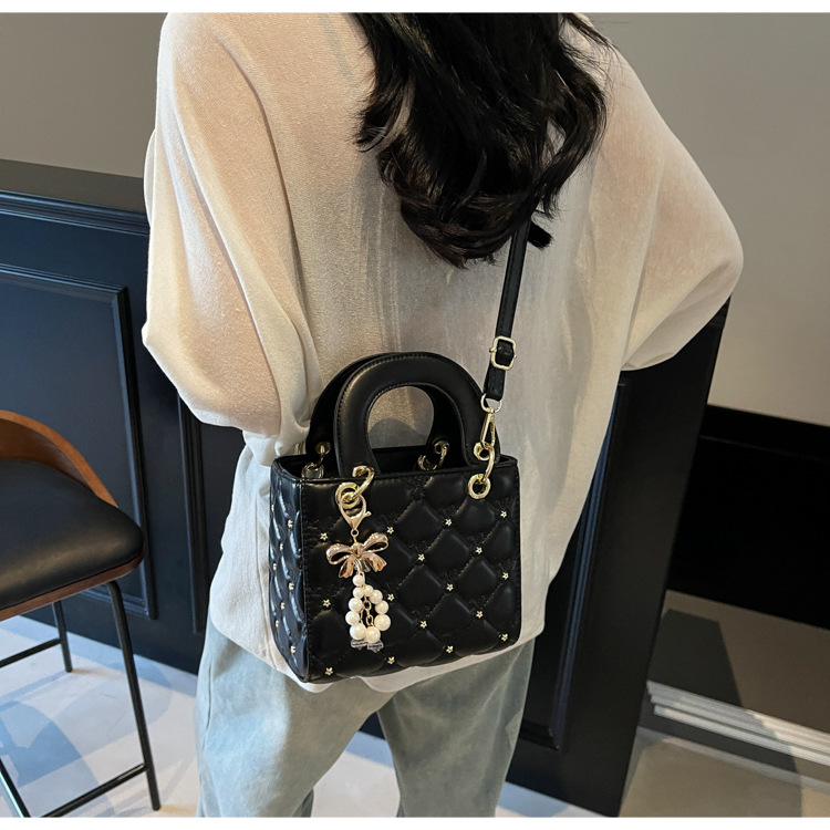 free shipping Small women's small square bag fashion diamond check pearl shoulder crossbody bag 2025s hot