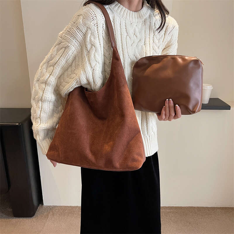 e4 Soft suede bread for women 2025 new autumn and winter popular large capacity shoulder bucket bag