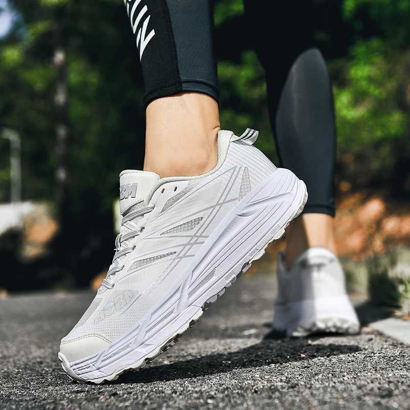New 2025 Fitness Mens Running Shoes Cushion Fashion Outdoor Sports Jogging Sneakers Design Classic Mens ShoesC250325