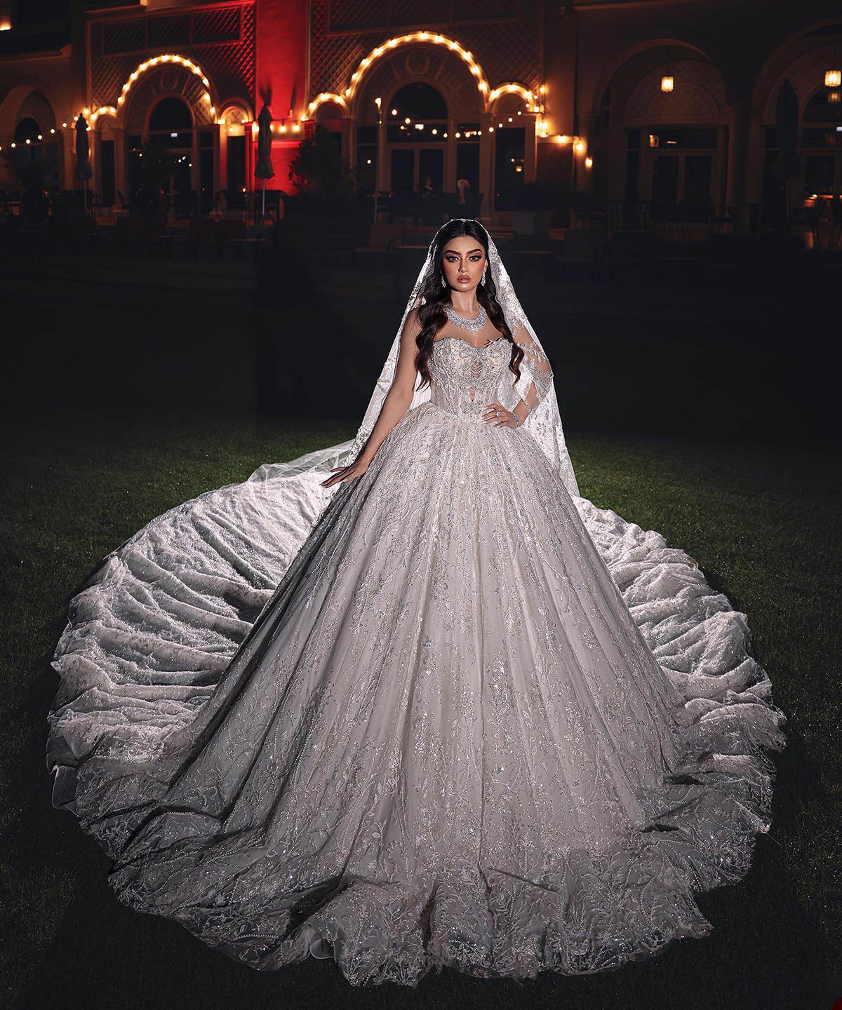 Sparkling Sweetheart Wedding Dresses Ball Gown Sexy Sleeveless Customized Vestido De Noiva Beaded Lace Bridal Dress