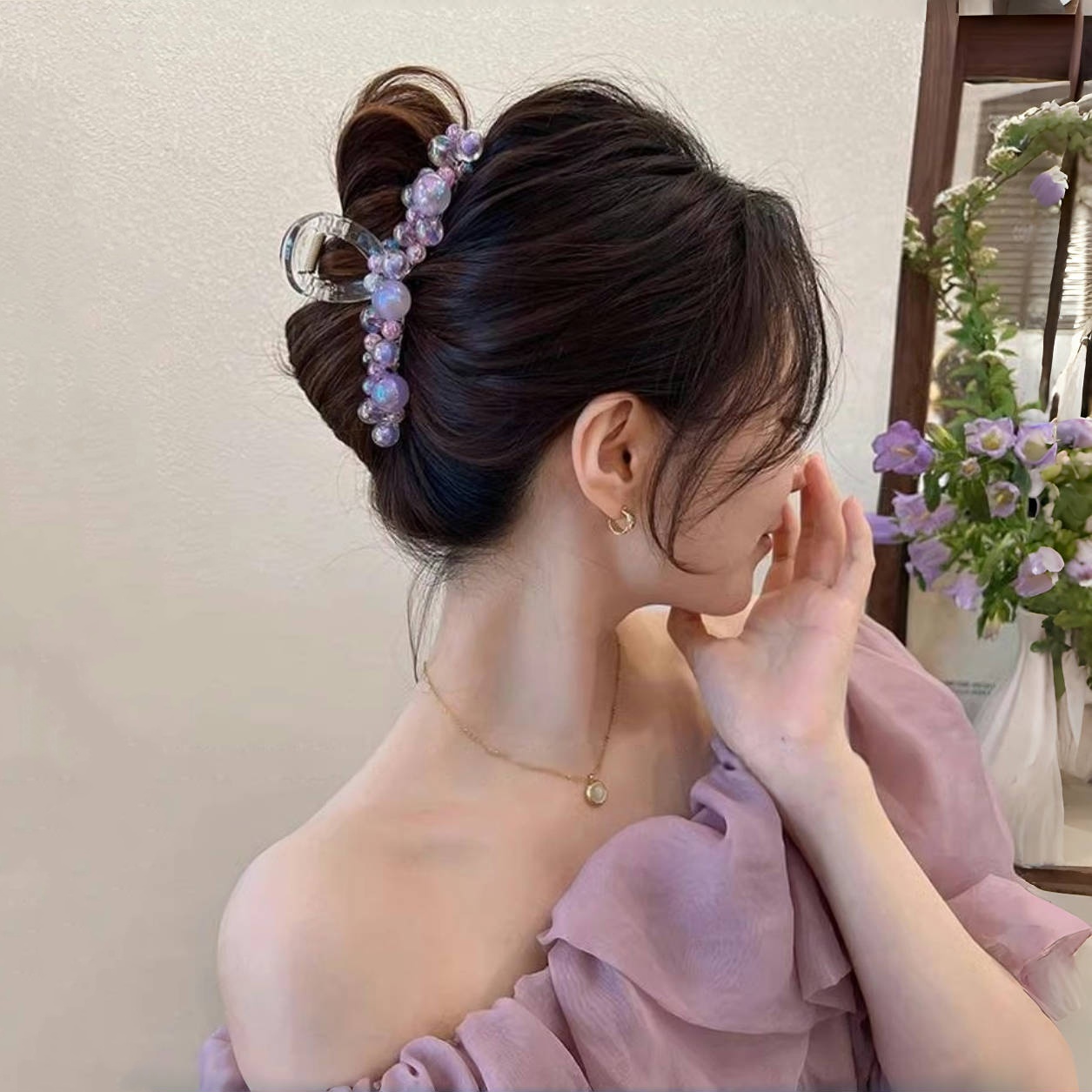 Elegant Hair Clip for Women Versatile Fashion Accent for Daily Wear & Events