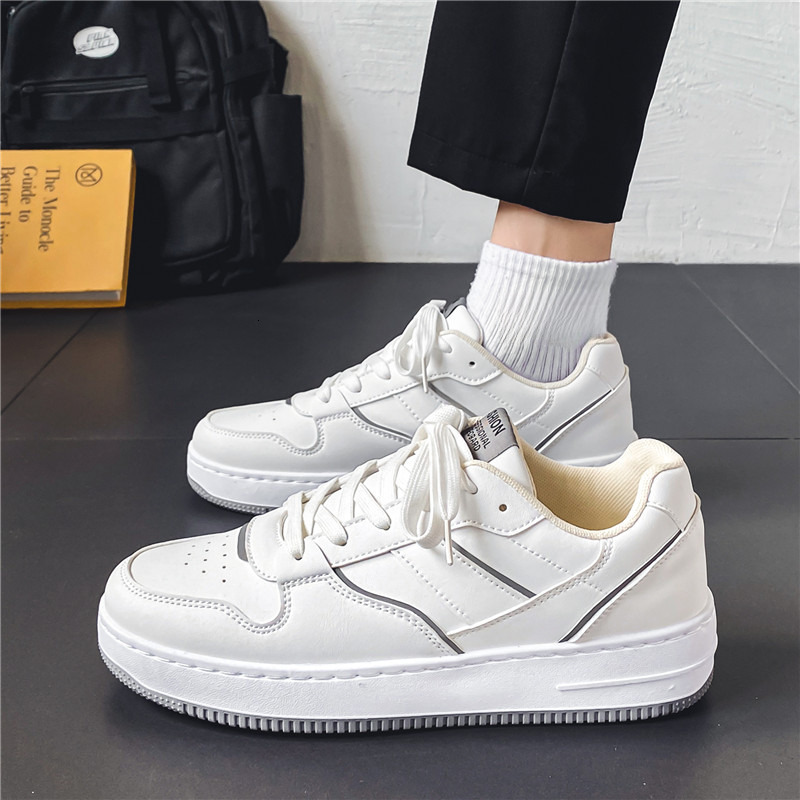 2025S New Trend Designer Men S Spring New Niche Breathable Leather Upper Board Shoes Men S Sports And Leisure Small White Trendy Shoes