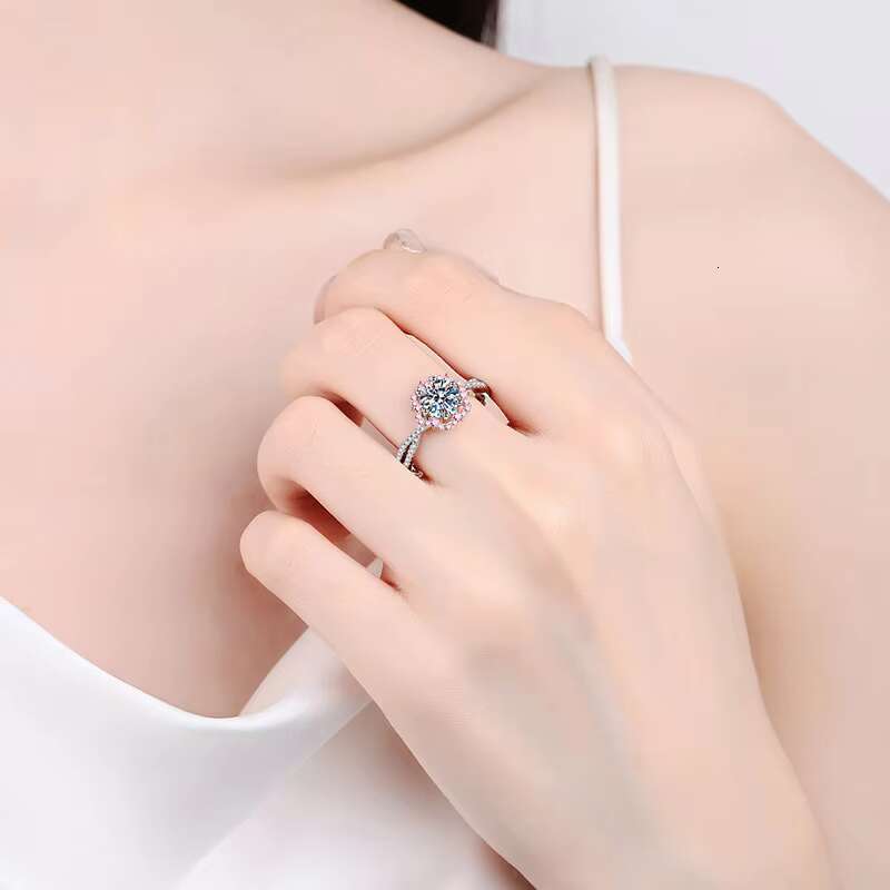 New 925 Sterling Silver Vss1 Moissanite Ring for Women Exquisite Deluxe Cherry Blossom French Design with Rose Gold Wholesale