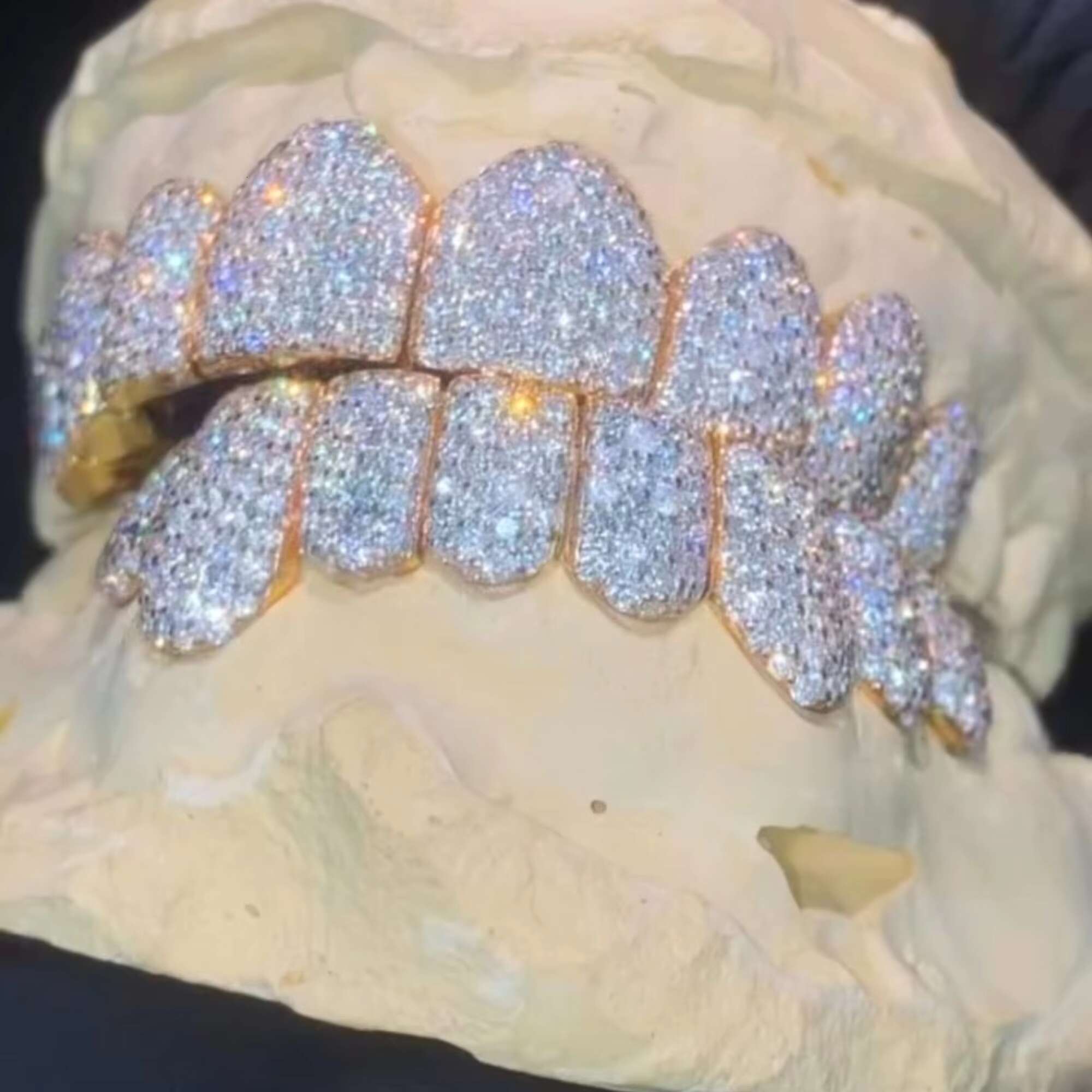 Hip Hop Custom 925 Silver Teeth Grillz Iced Out Moissanite Diamond Grillz Teeth Silver Jewelry Best Price