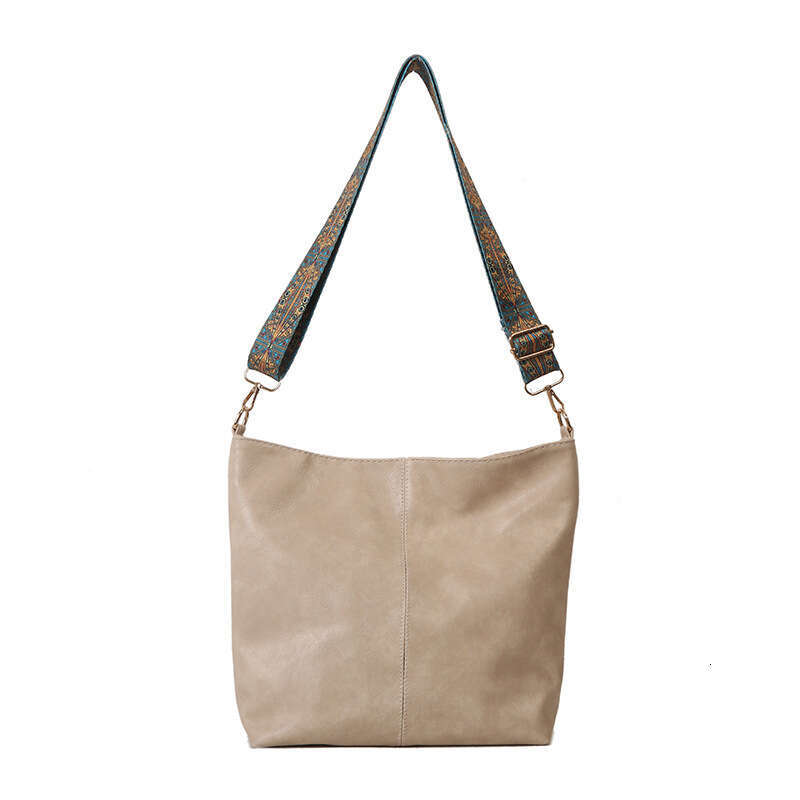 2023 Summer New Fashionable Handheld Single Shoulder Crossbody Large Capacity Bucket Women's Bag Mixed Batch