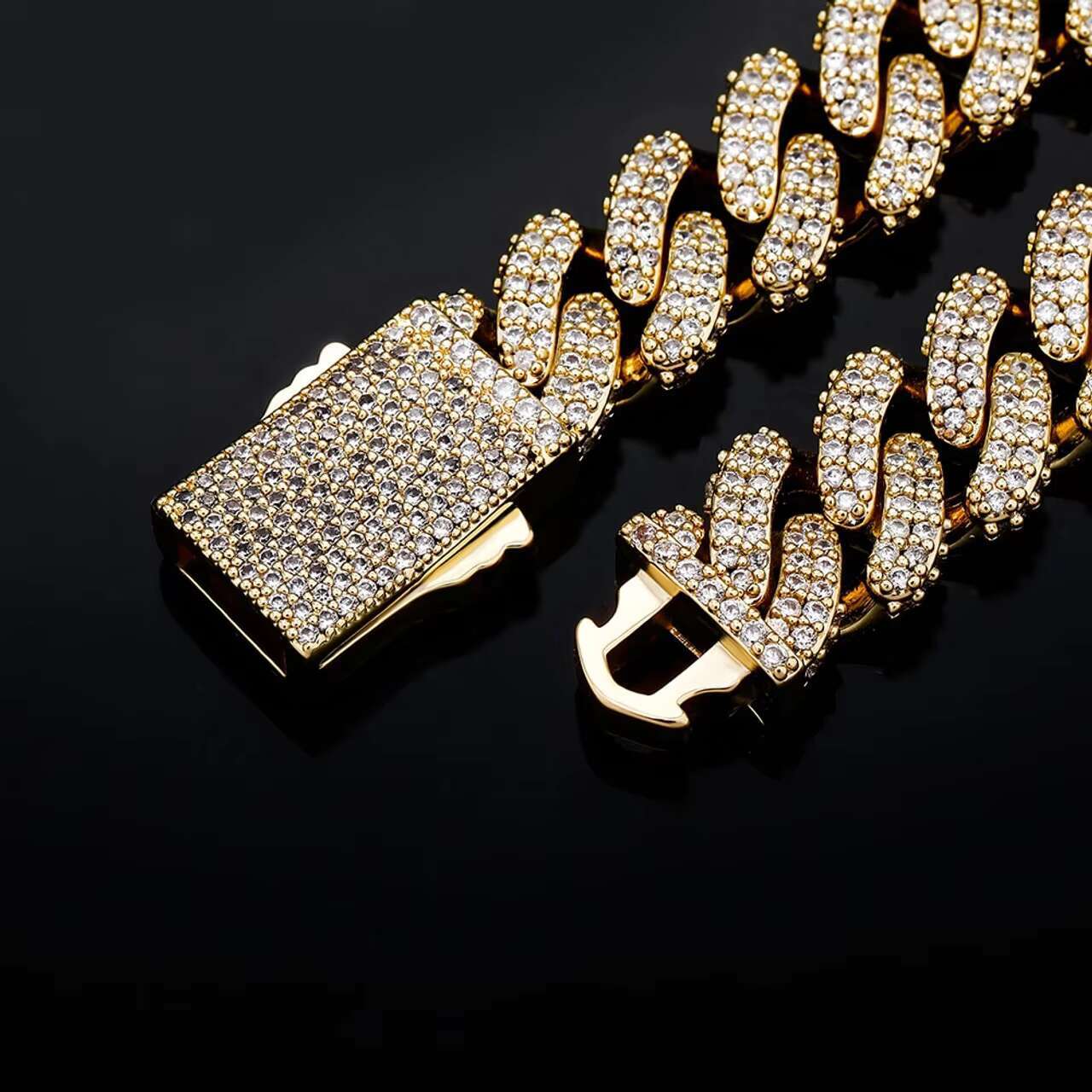 13mm Cuban Link Hip Hop Chain Necklace with Spring Clasp Stylish Moissanite Chain
