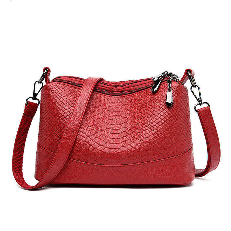 b8 Middle aged and elderly mother's 2023 new trend crocodile pattern single crossbody women's multi-layer soft leather bag, shoulder bag